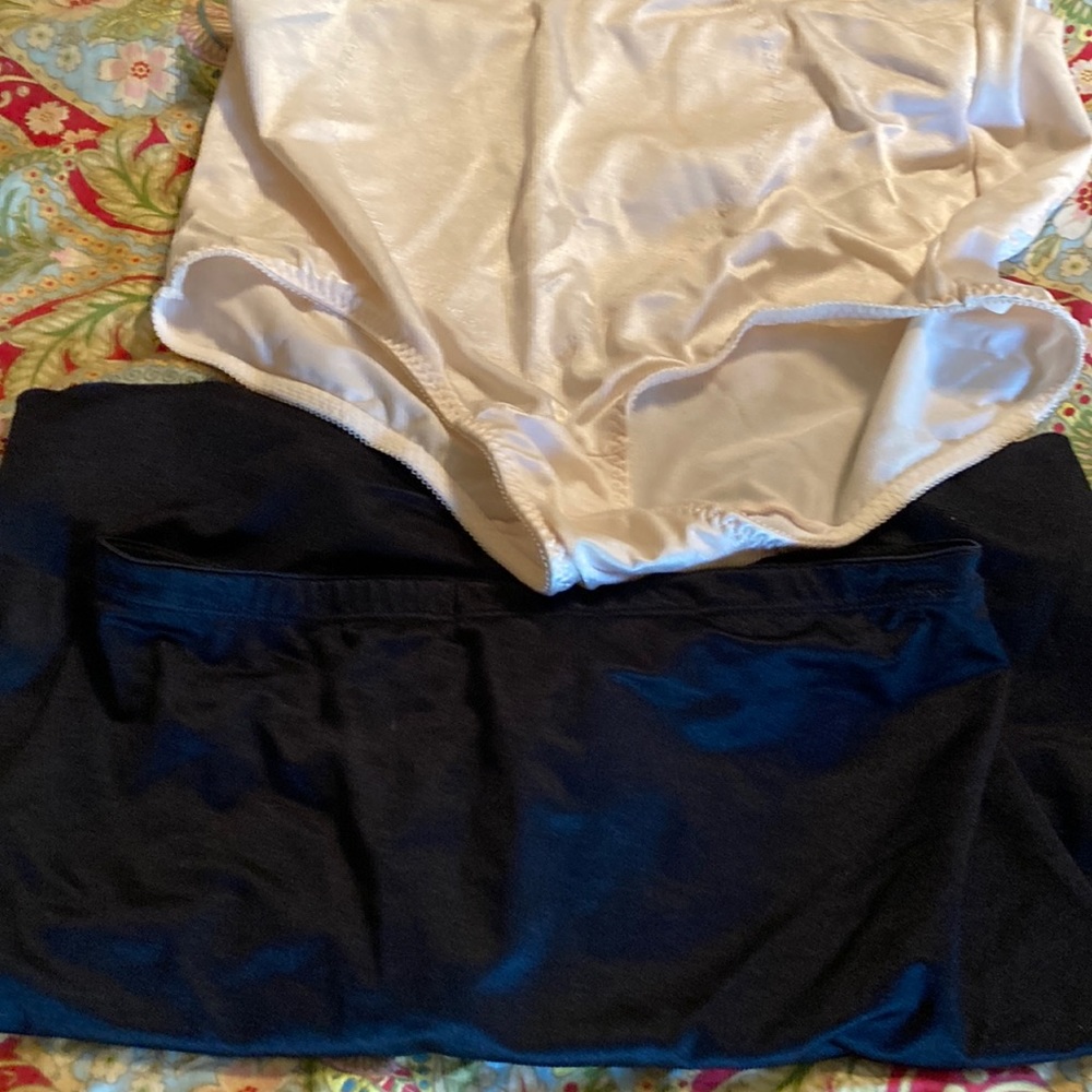 Womens shapers black 18-20 and 3X panty